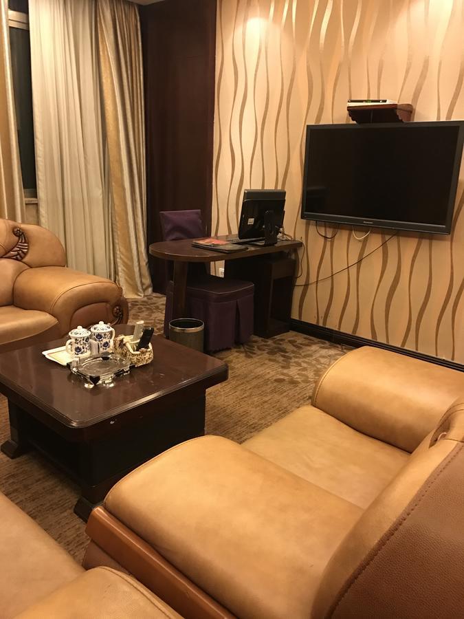Huayu Paradise International Hotel Lhasa Exterior photo